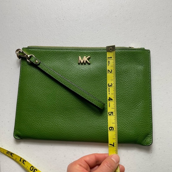 Michael Kors purse - Picture 12 of 13